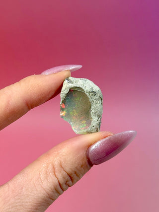 ETHIOPIAN OPAL - EXCLUSIVE QUALITY (D) The Crystal Avenues 