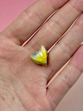 ETHIOPIAN OPAL - EXCLUSIVE QUALITY (Ø) The Crystal Avenues 