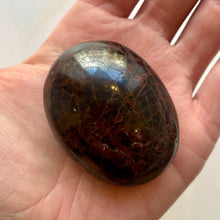 Load image into Gallery viewer, GARNET PALM STONE (1) Tumble Stone The Crystal Avenues 
