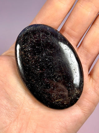 GARNET PALM STONE (3) Palm stone The Crystal Avenues 