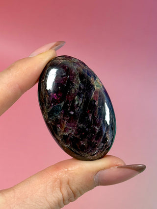 GARNET PALM STONE (3) Tumble Stone The Crystal Avenues 