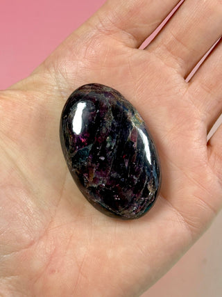 GARNET PALM STONE (3) Tumble Stone The Crystal Avenues 