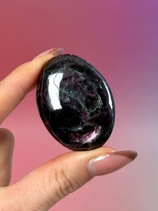 GARNET PALM STONE (4) Tumble Stone The Crystal Avenues 