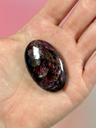 GARNET PALM STONE (5) Tumble Stone The Crystal Avenues 