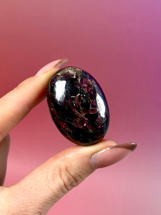 GARNET PALM STONE (7) Tumble Stone The Crystal Avenues 