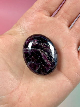 GARNET PALM STONE (8) Tumble Stone The Crystal Avenues 