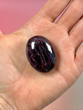 GARNET PALM STONE (9) Tumble Stone The Crystal Avenues 