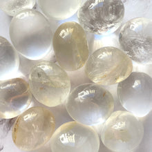 Indlæs billede til gallerivisning GIRASOL QUARTZ TUMBLE STONE Bracelet The Crystal Avenues 
