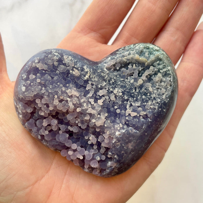GRAPE AGATE HEART - HAND CARVED (1) The Crystal Avenues 