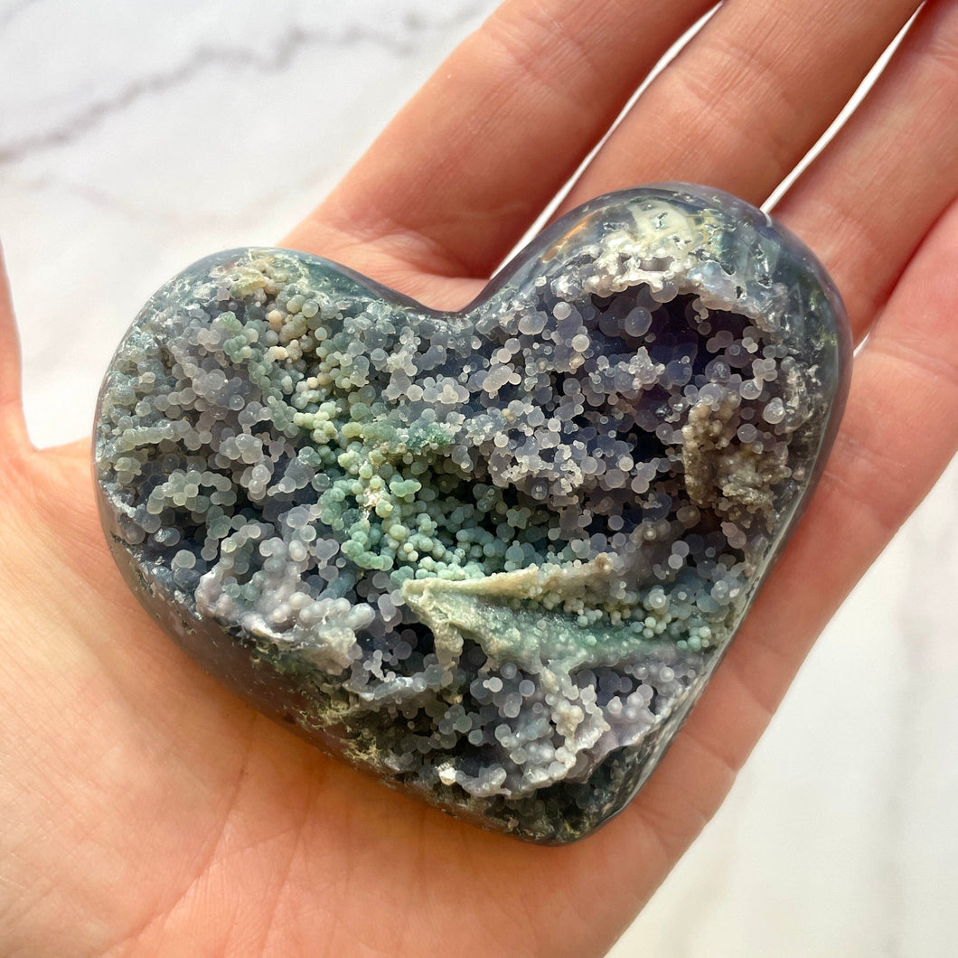 GRAPE AGATE HEART - HAND CARVED (4) The Crystal Avenues 