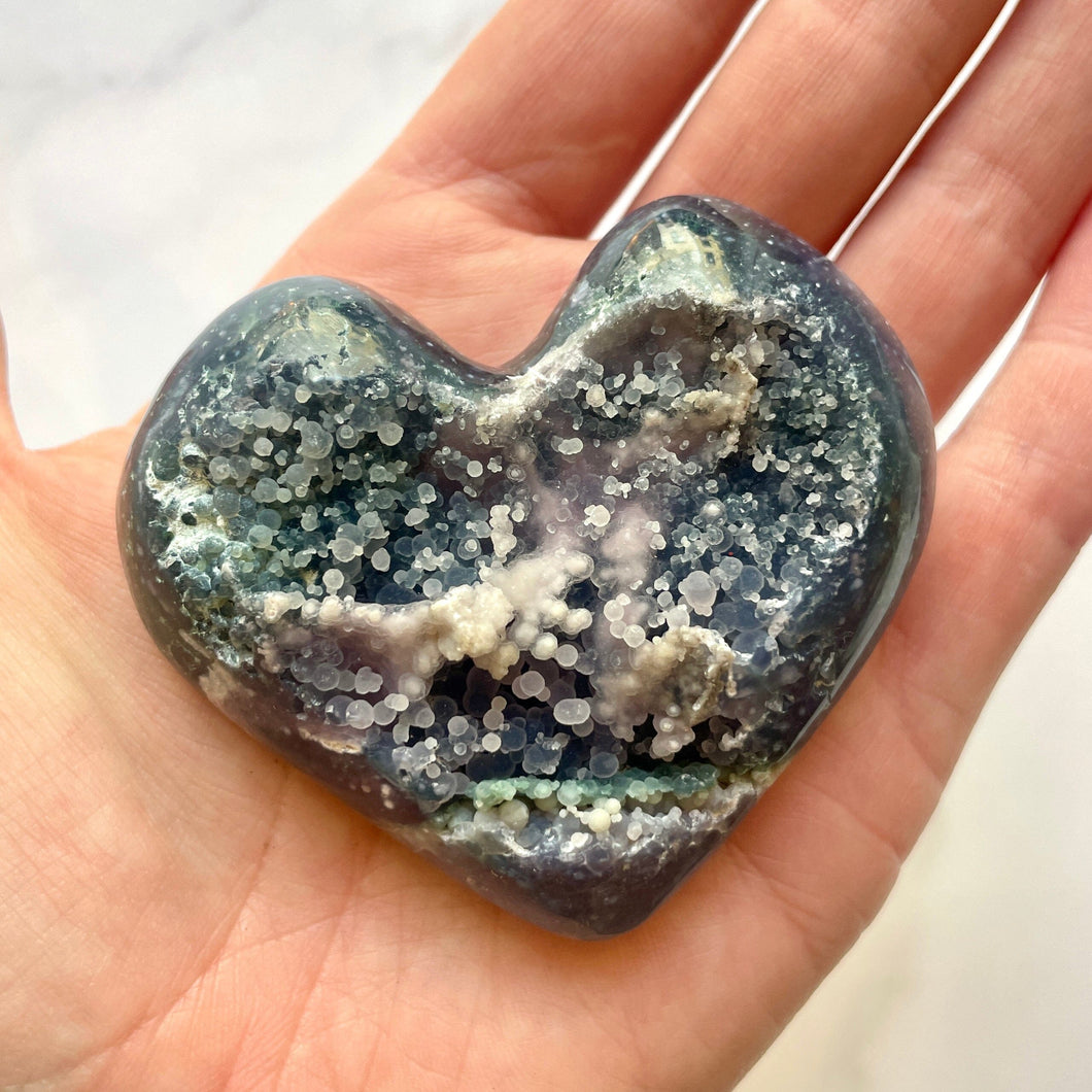 GRAPE AGATE HEART - HAND CARVED (8) The Crystal Avenues 