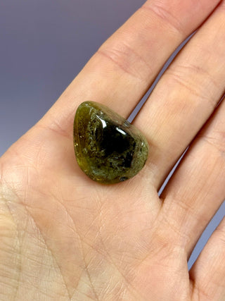 GREEN GARNET (3) Tumble Stone The Crystal Avenues 