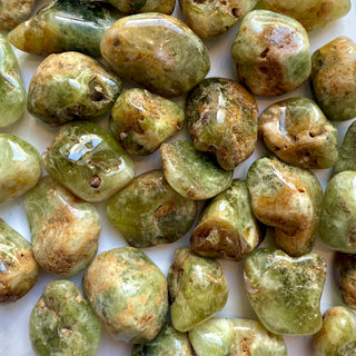 GREEN GARNET TUMBLE STONE Tumble Stone The Crystal Avenues 