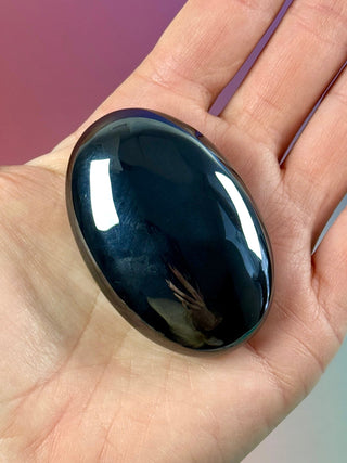 HEMATITE PALM STONE (4) Palm stone The Crystal Avenues 