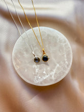 Indlæs billede til gallerivisning LABRADORITE CRYSTAL NECKLACE - ROUND PENDANT Necklace The Crystal Avenues 
