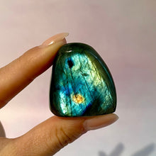 Load image into Gallery viewer, LABRADORITE FREEFORM (5) tumble stone The Crystal Avenues 
