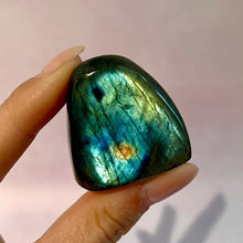 Load image into Gallery viewer, LABRADORITE FREEFORM (5) tumble stone The Crystal Avenues 
