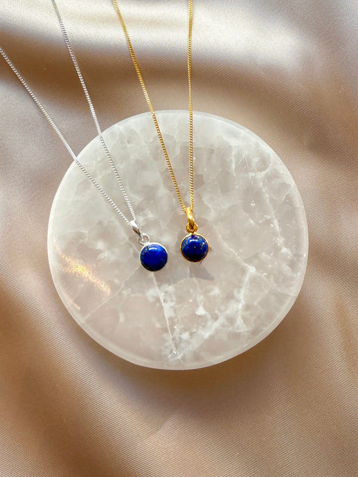 LAPIS LAZULI CRYSTAL NECKLACE - ROUND PENDANT Necklace The Crystal Avenues 