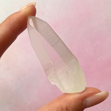 Load image into Gallery viewer, LEMURIAN QUARTZ POINT (6) The Crystal Avenues 
