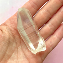 Load image into Gallery viewer, LEMURIAN QUARTZ POINT (7) The Crystal Avenues 
