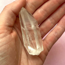 Indlæs billede til gallerivisning LEMURIAN QUARTZ POINT (7) The Crystal Avenues 
