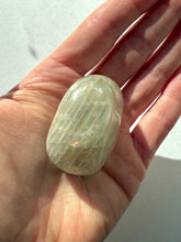 Load image into Gallery viewer, LODOLITE ´THOUSAND LAYER QUARTZ´ (A) Tumble Stone The Crystal Avenues 
