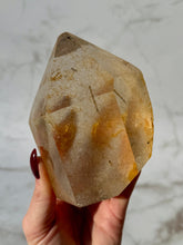 Indlæs billede til gallerivisning MAGIC TOWER - Golden Healer Rutile Quartz (2) tumble stone The Crystal Avenues 
