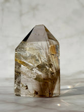 Indlæs billede til gallerivisning MAGIC TOWER - Smokey Phantom Quartz w. Golden Healer (5) Druze The Crystal Avenues 
