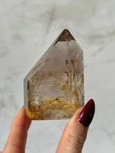 Indlæs billede til gallerivisning MAGIC TOWER - Smokey Phantom Quartz w. Golden Healer (6) Druze The Crystal Avenues 
