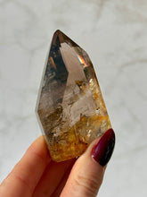 Indlæs billede til gallerivisning MAGIC TOWER - Smokey Phantom Quartz w. Golden Healer (6) Druze The Crystal Avenues 
