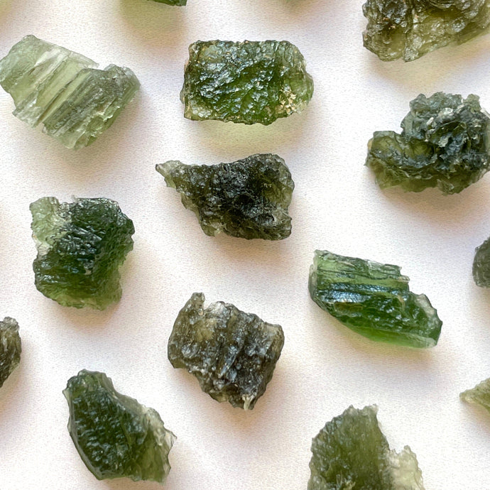 MOLDAVITE A QUALITY The Crystal Avenues 
