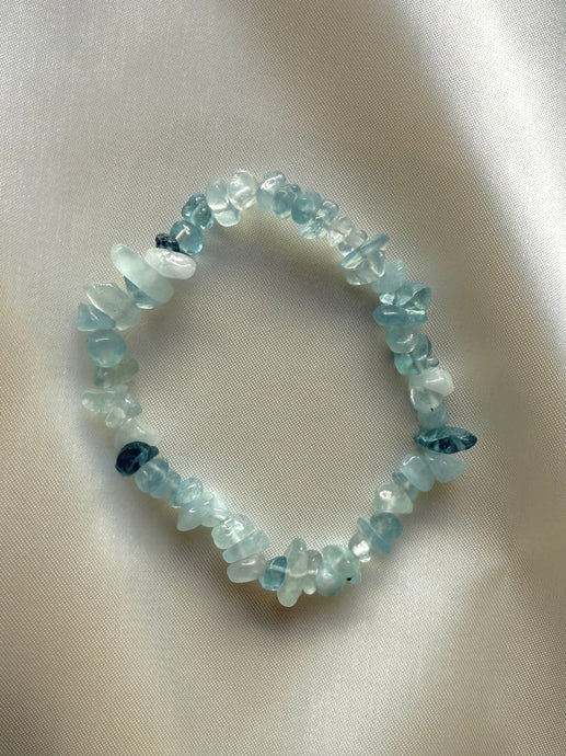 NATURAL AQUAMARINE CHIP BRACELET Bracelet The Crystal Avenues 