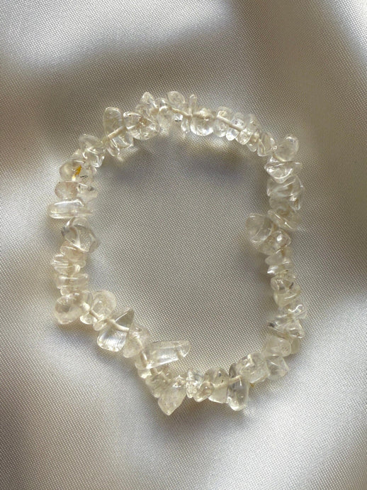 NATURAL ROCK CRYSTAL CHIP BRACELET Bracelet The Crystal Avenues 