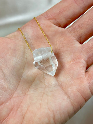 NATURAL ROCK CRYSTAL POINT PENDANT (5) pendant The Crystal Avenues 