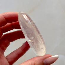 Load image into Gallery viewer, OPTICAL CALCITE PALM STONE (3) Palmstone The Crystal Avenues 
