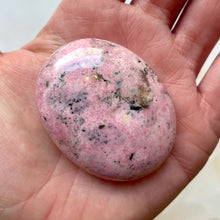 Load image into Gallery viewer, PERUVIAN RHODONITE PALM STONE (4) tumble stone The Crystal Avenues 
