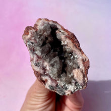 Indlæs billede til gallerivisning PINK AMETHYST GEODE (2) Druze The Crystal Avenues 
