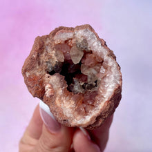 Indlæs billede til gallerivisning PINK AMETHYST GEODE (9) Druze The Crystal Avenues 
