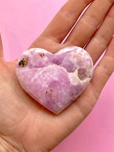 Indlæs billede til gallerivisning PINK ARAGONITE HEART (1) tumble stone The Crystal Avenues 
