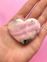 Indlæs billede til gallerivisning PINK ARAGONITE HEART (10) tumble stone The Crystal Avenues 
