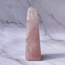 Indlæs billede til gallerivisning ROSE QUARTZ OBELISK (1) The Crystal Avenues 
