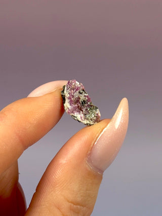 RUBY - GREENLAND (6) Raw Crystal The Crystal Avenues 