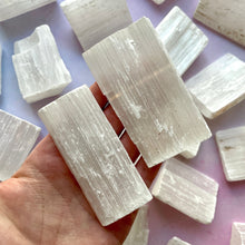 Indlæs billede til gallerivisning SELENITE RAW Raw Crystal The Crystal Avenues 
