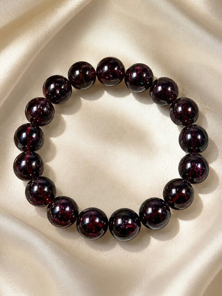 THE DEVOTED – Garnet Bracelet | Limited Edition Bracelet The Crystal Avenues 