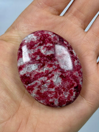 THULITE PALM STONE (5) tumble stone The Crystal Avenues 