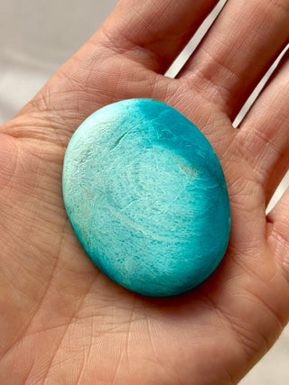 TURQUOISE CHRYSOCOLLA PALM STONE (6) tumble stone The Crystal Avenues 