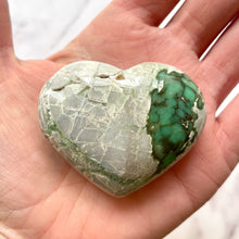 Indlæs billede til gallerivisning VARISCITE HEART (1) tumble stone The Crystal Avenues 
