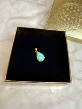 Indlæs billede til gallerivisning WHITE ETHIOPIAN OPAL 14 KARAT GOLD PENDANT (NO. 1) The Crystal Avenues 
