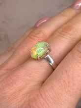 Indlæs billede til gallerivisning WHITE ETHIOPIAN OPAL SILVER RING (NO. 12) SIZE: 54 The Crystal Avenues 
