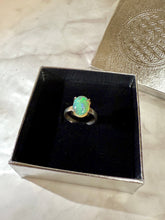 Indlæs billede til gallerivisning WHITE ETHIOPIAN OPAL SILVER RING (NO. 12) SIZE: 54 The Crystal Avenues 
